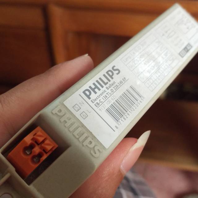 Adaptor Electronic Ballast Lampu Neon TL merk Philips