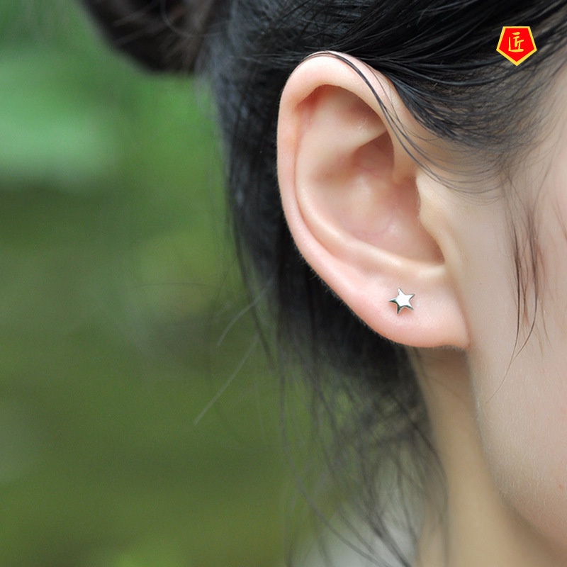 [Ready Stock]925 Silver Simple Personality Star and Moon Ear Studs