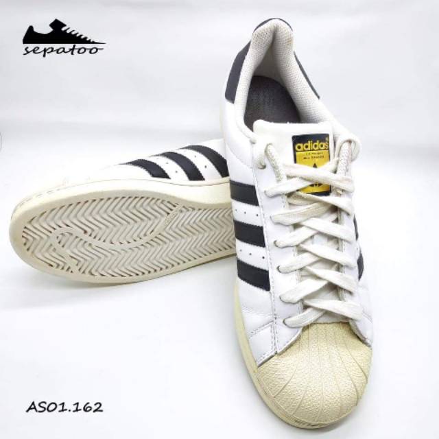 Sepatu branded original second bekas adidas