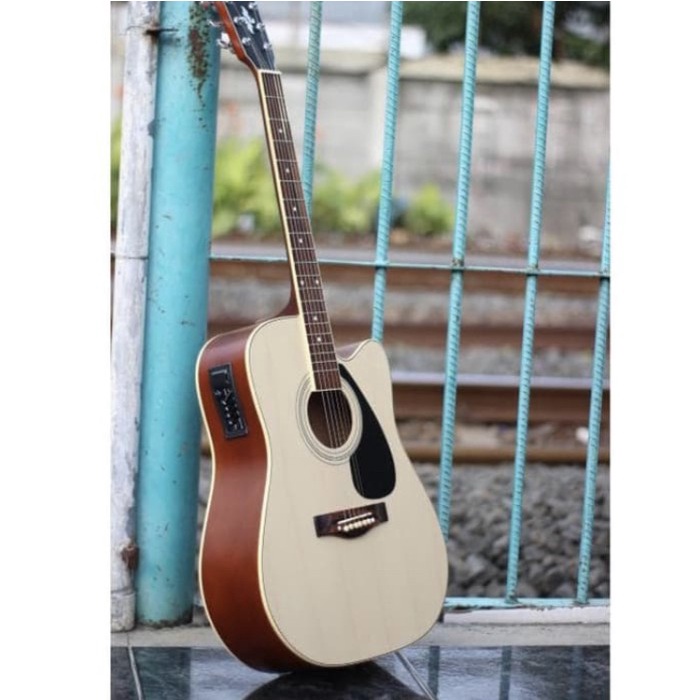 {AudioStore} Gitar akustik elektrik YAMAHA F310 NATURAL EQUALIZER ON Diskon