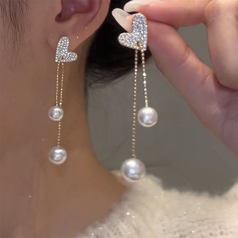 Anting Panjang Hias Mutiara Berlian Bentuk Hati Gaya Korea Vintage Untuk Wanita