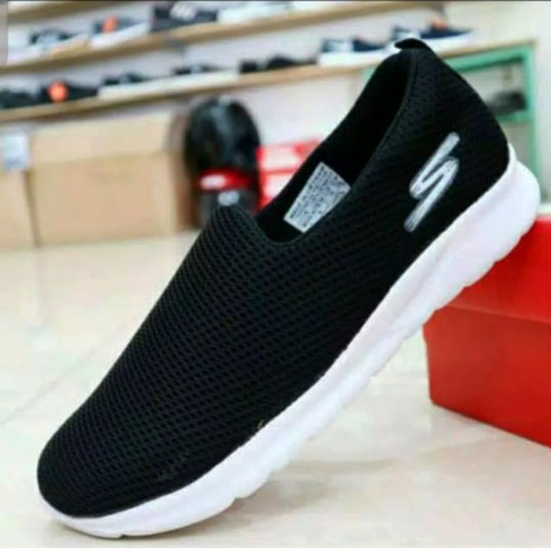 sepatu slip on pria dan wanita skecher