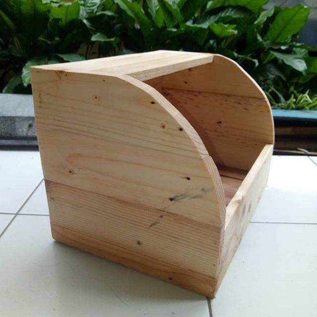 Kotak beranak kelinci, rabbit nest box
