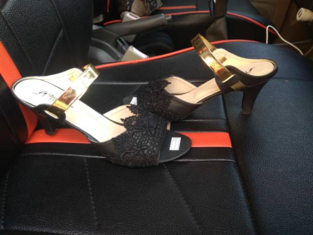 (COD)DIVISHOES HEEL BRUKAT RENDACANTIK PD345 (REALPICT GESER) HITAM LIST GOLD