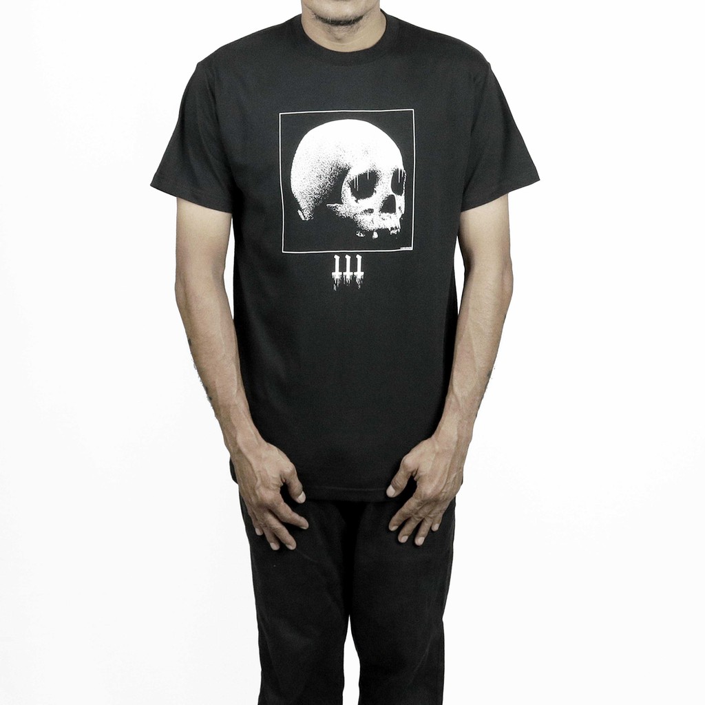 Heretic - T-Shirt - Squared Skull