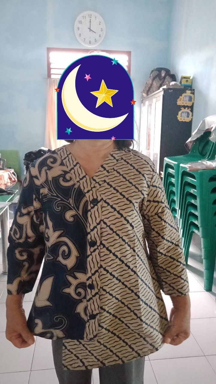 Batik Wanita Atasan Lengan 7/8 Dan Pendek Model Kombinasi Warna Coklat Dasar Navi By Batik Ruci