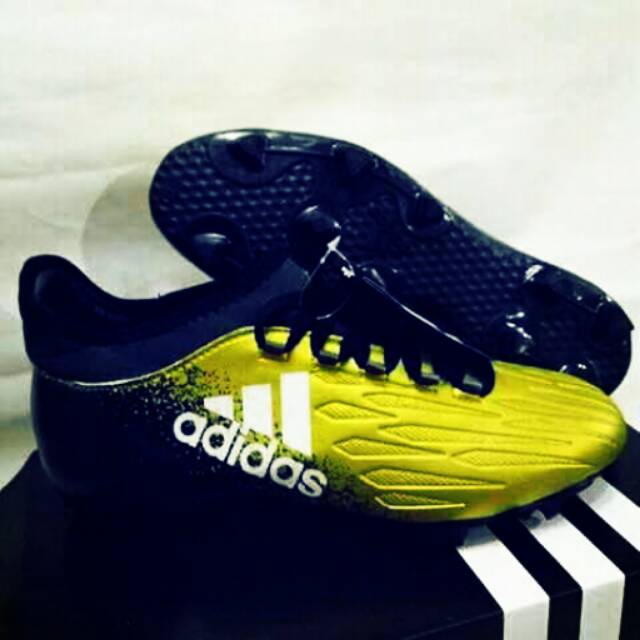 Adidas bola boots