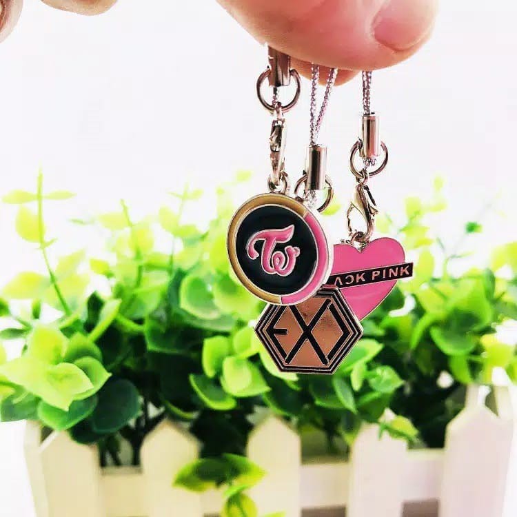 Kalung KPOP Liontin KPOP BTS EXO NCT TWICE BLACKPINK