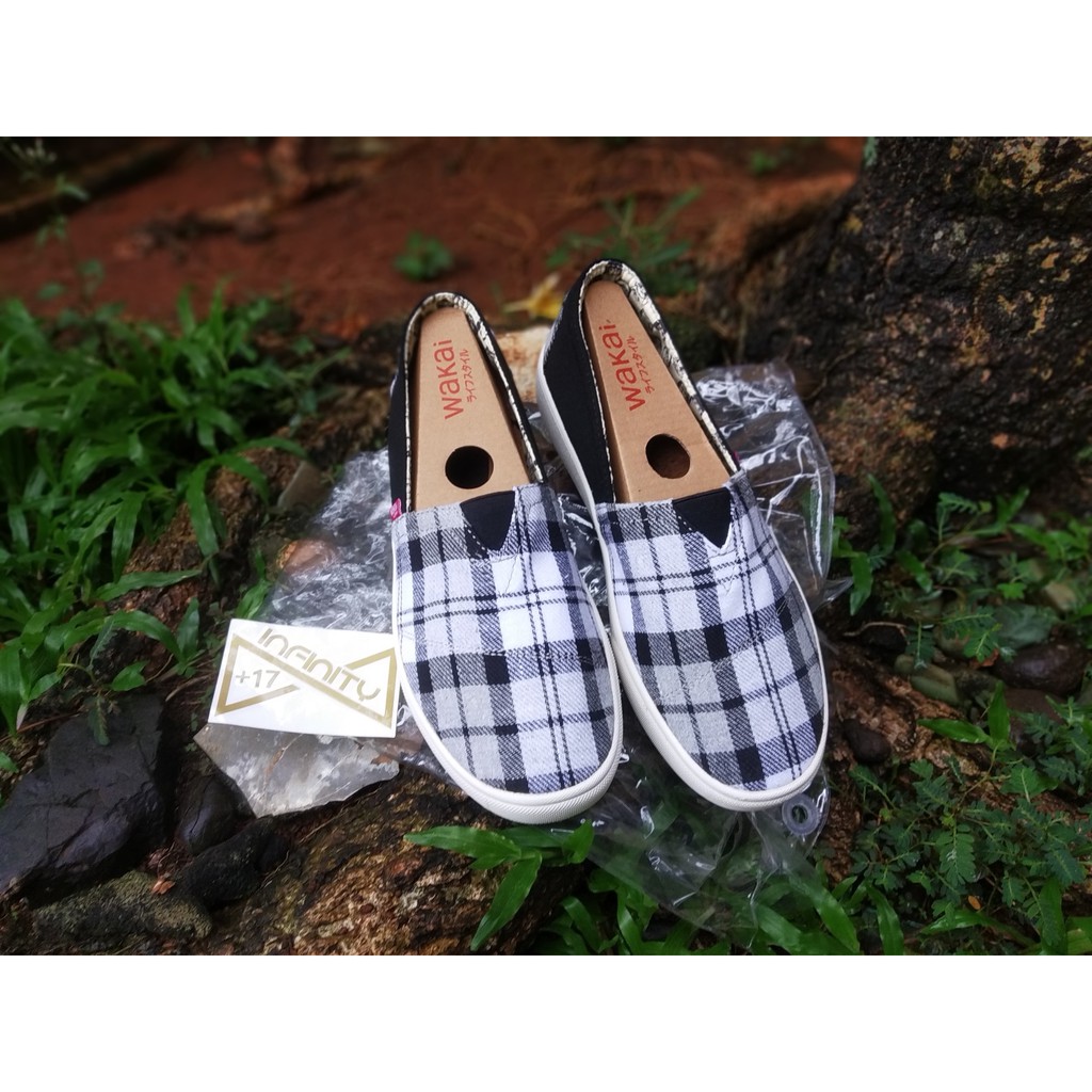 Wakai Original Hashigo Black/Lime Unisex - Sepatu Wakai Pria/Wanita
