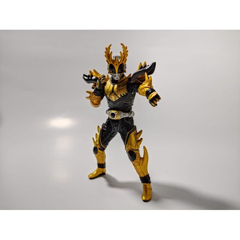 Action Figure HDM Kamen Rider Kuuga Ultimate Rising Form