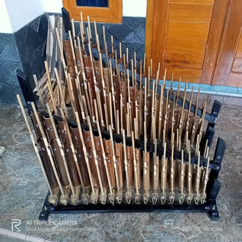Angklung pengamen 18 nada 3 tabung bambu hitam nada ( E - A )