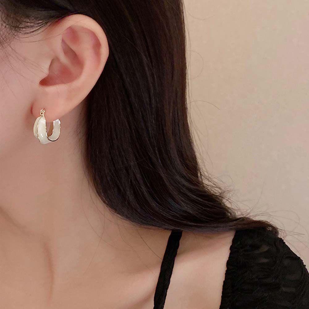 Mxbeauty Anting Wanita Retro Sederhana Perhiasan Pesta Temperamen Lingkaran Telinga Aksesoris Gaya Korea