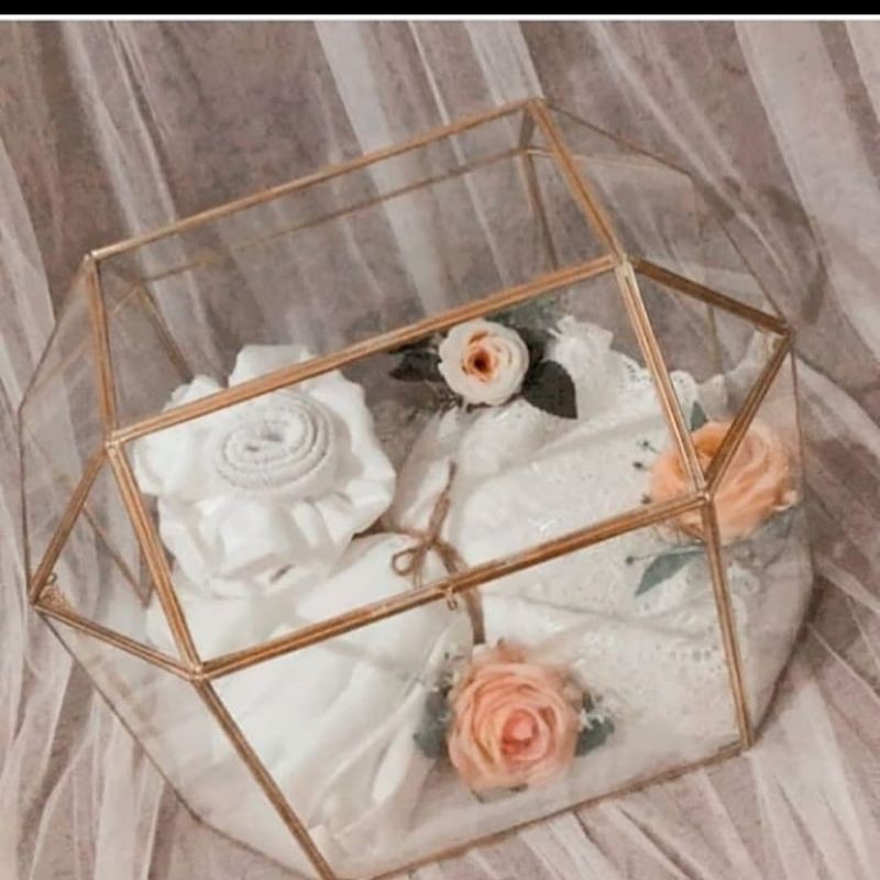

box hampers /box seserahan / terarium hantaran