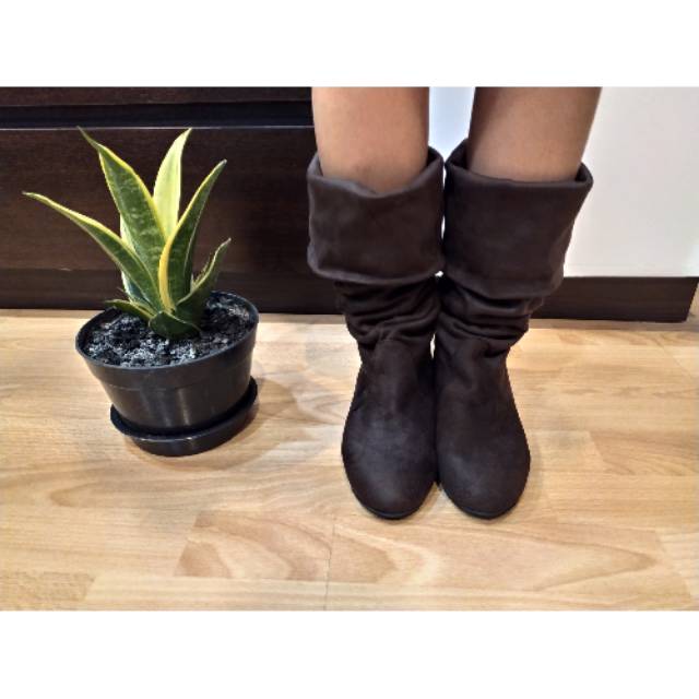 Boots Import Suede