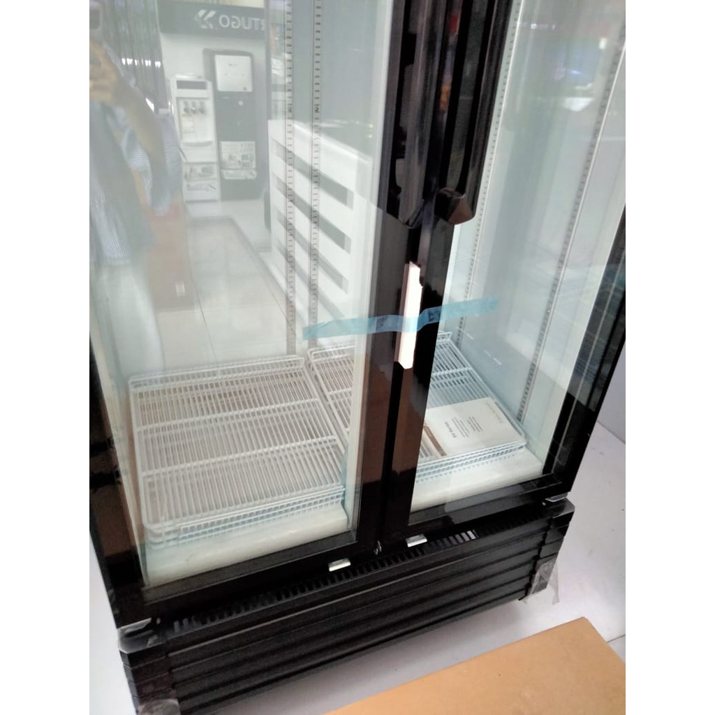 Showcase 2 pintu ARTUGO SV 602 Hitam 620 Liter Magelang