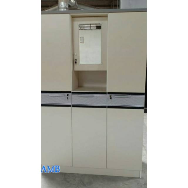 lemari 3 pintu
