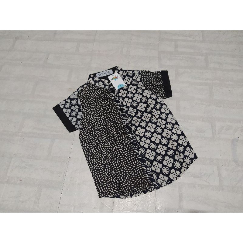 Batik Anak Size S (Ready Stock)-Hitam bintik