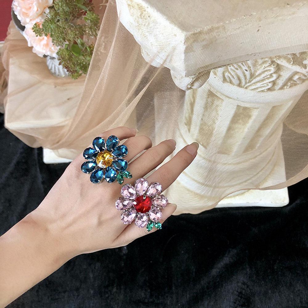 Nickolas1 Cincin Hadiah Lucu Indah Korea Bunga Besar Mengkilap Permata Berlian Kristal Menjuntai Anting-Anting