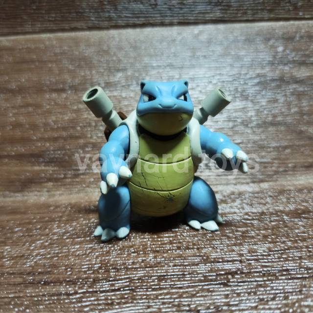 pokemon figure blastoise moncolle super size very rare item loose