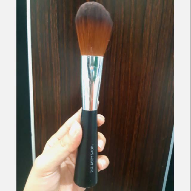 

Preloved Face & body brush the body shop