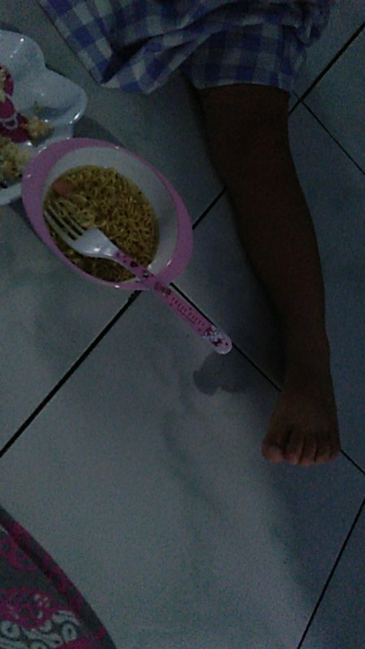 Set Alat Makan Melamine Hello Kitty (paket Piring Kepala)