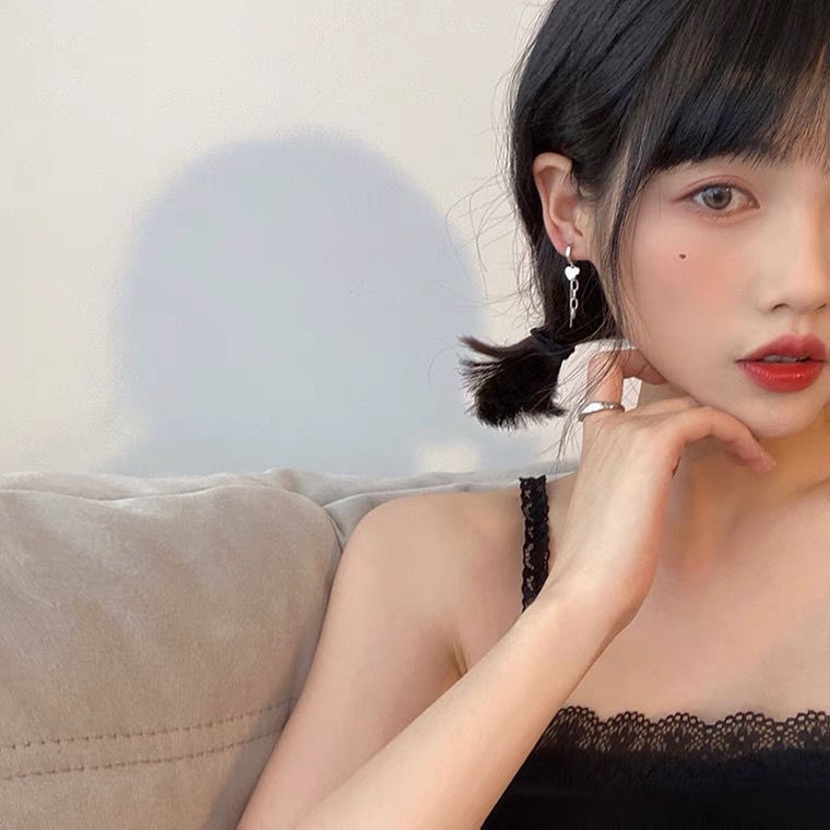 4 / 6PCs Anting Rantai Rumbai Desain Hati Cherry Beruang Warna Hitam Untuk Wanita