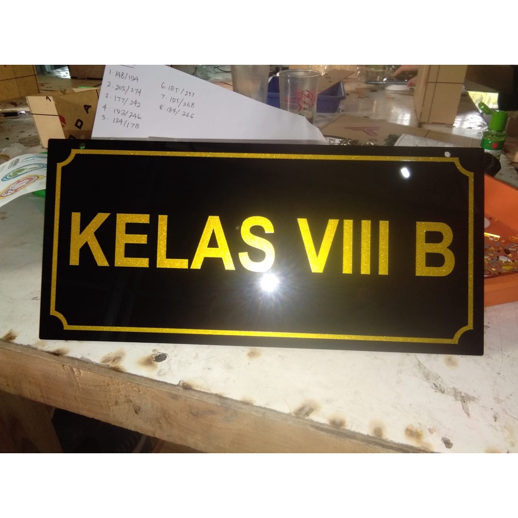 PAPAN NAMA / RUANG AKRILIK / custom papan akrilik ruang kelas