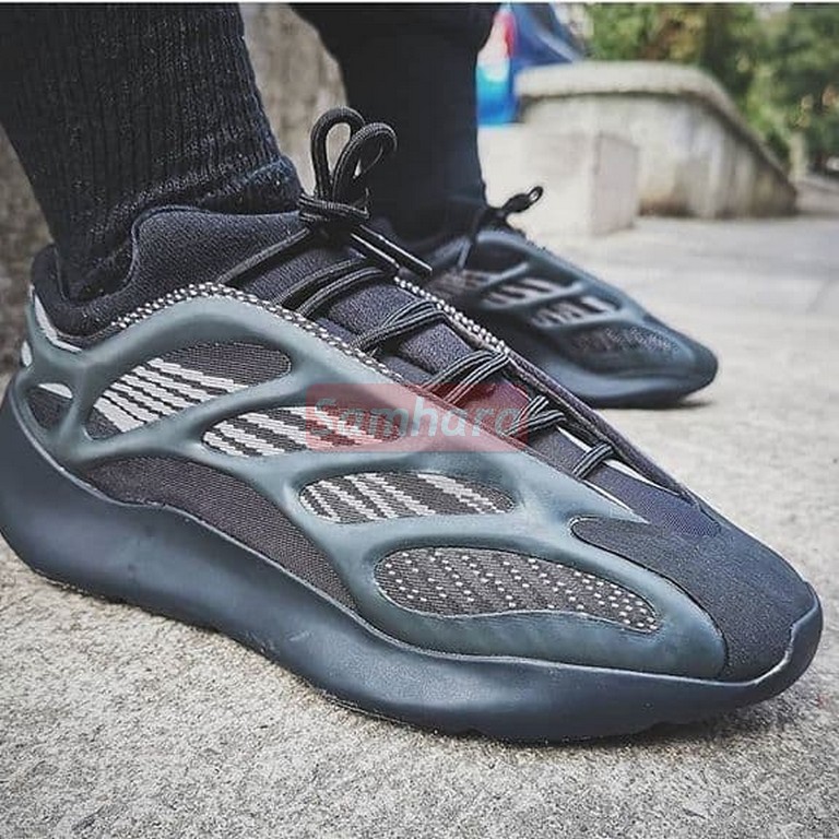 Samhara Shop Adidas Yeezy Boost 700 Alvah Black - SHR0100