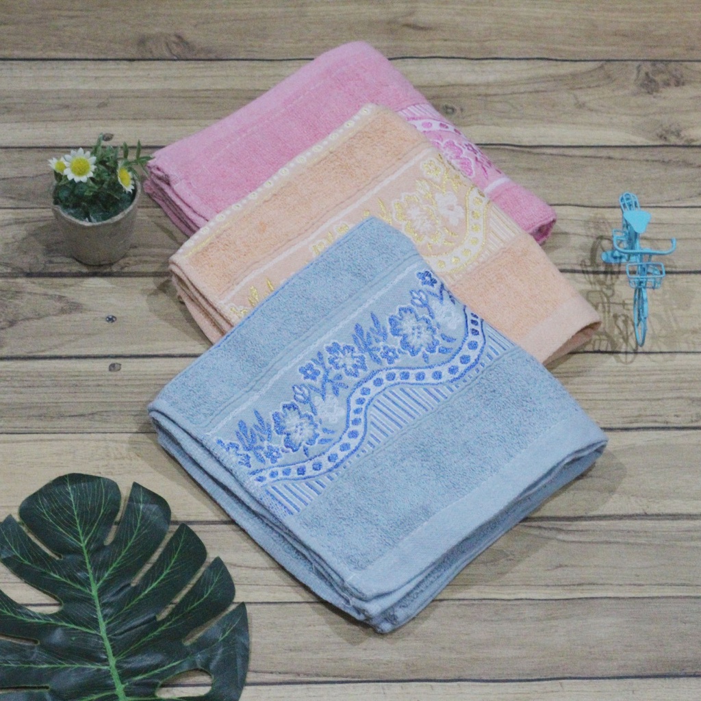 HANDUK MANDI MOTIF SALUR / BUNGA BATIK TANGGUNG UKURAN 44 X 88 CM