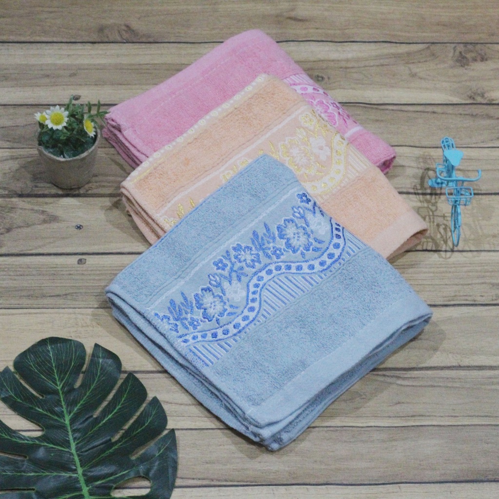 HANDUK MANDI MOTIF SALUR / BUNGA BATIK TANGGUNG UKURAN 44 X 88 CM