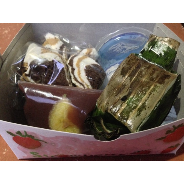 

Snack box aneka kue basah jajanan pasar kue tradisional