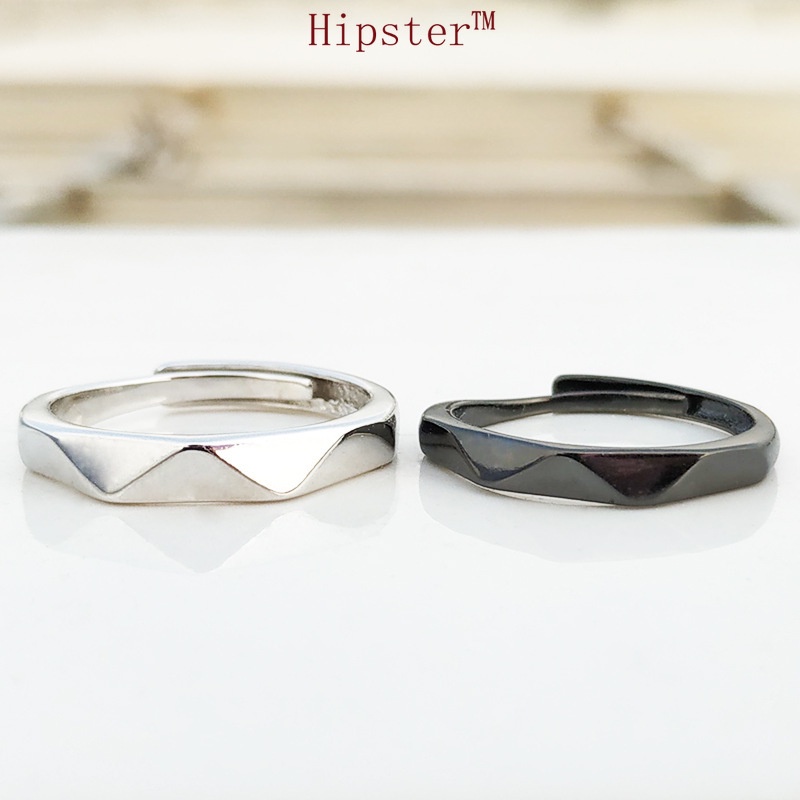 Popular Japanese and Korean Simple Geometric Glossy Diamond Black and White Men and Women Romantic Couple Rings