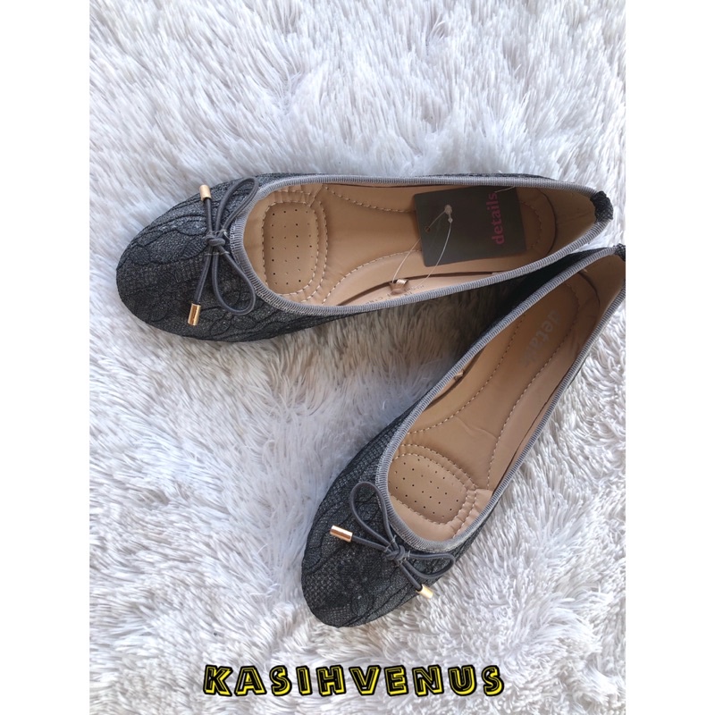 SEPATU FLATS DETAILS SALE