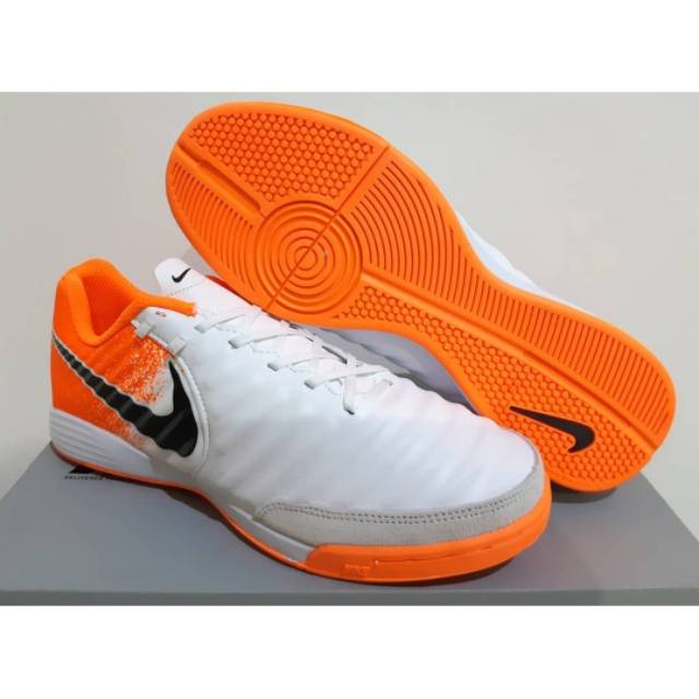 Futsal nike tiempo legend academy