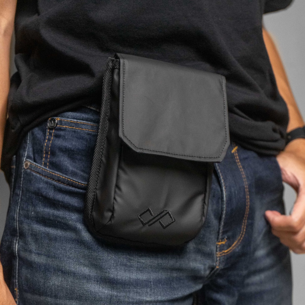 Infinit | Slingphone | tas hp pria hitam (iphone, samsung, android) smartphone multifungsi anti air