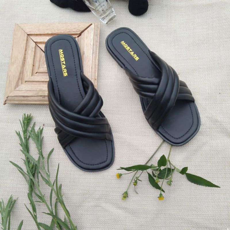 Sandal Flat Wanita Silang Empuk Korea Terbaru