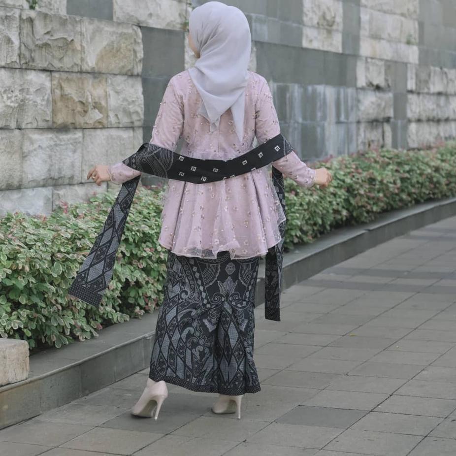 Lagi Tren.. Kebaya Couple Modern Kebaya Wisuda Lamaran Tunangan Kondangan Terbaru 2022  Dress Brides