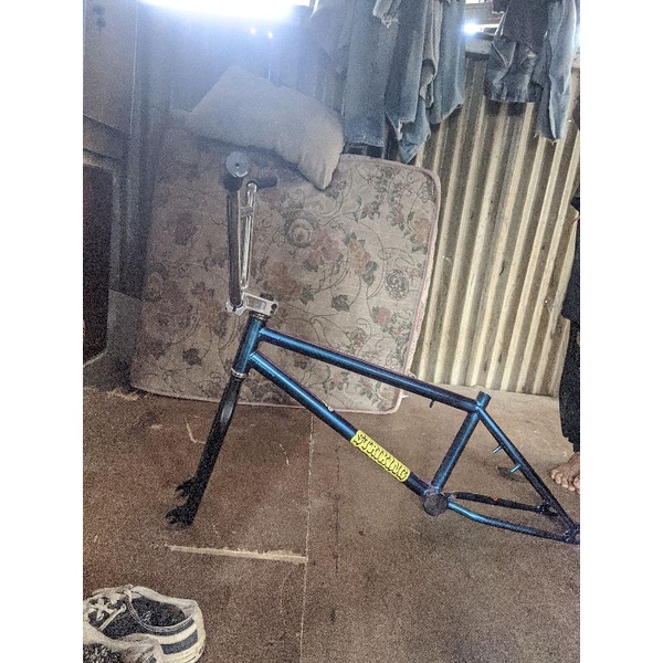 frame/batang BMX merk striking