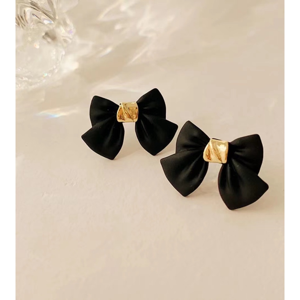 Hepburn Anting Tindik Desain Pita Untuk Wanita