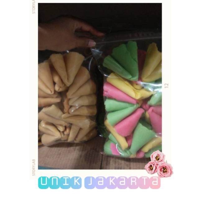 

Cemilan Semprong Polos dan Warna Warni