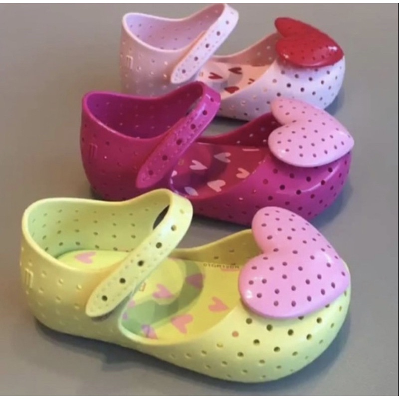 Sepatu s anak minimelissa heart furadinha