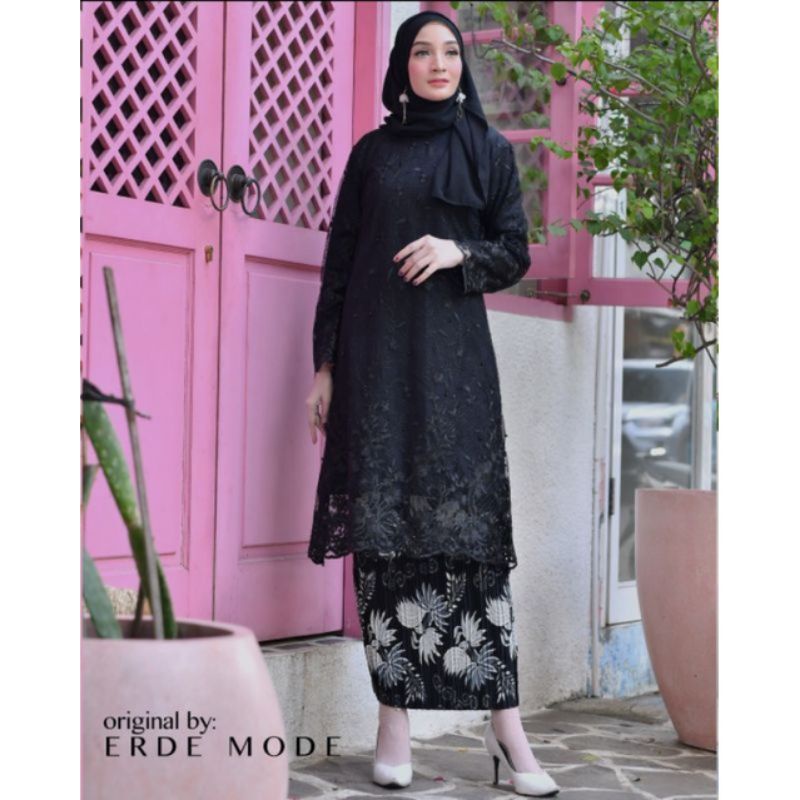 Setelan Kebaya Tunik Tulle