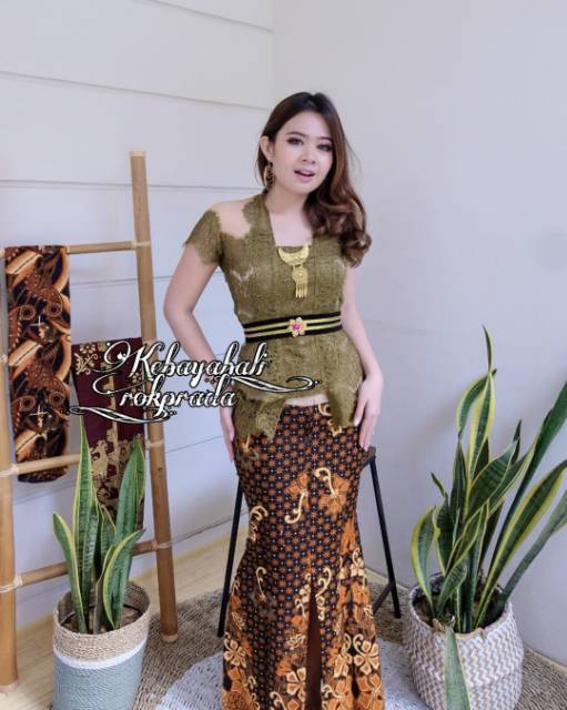 SATU SET KEBAYA MODIFIKASI KUTUBARU TILE DI PUNDAK ROK DUYUNG / MERMAID BATIK