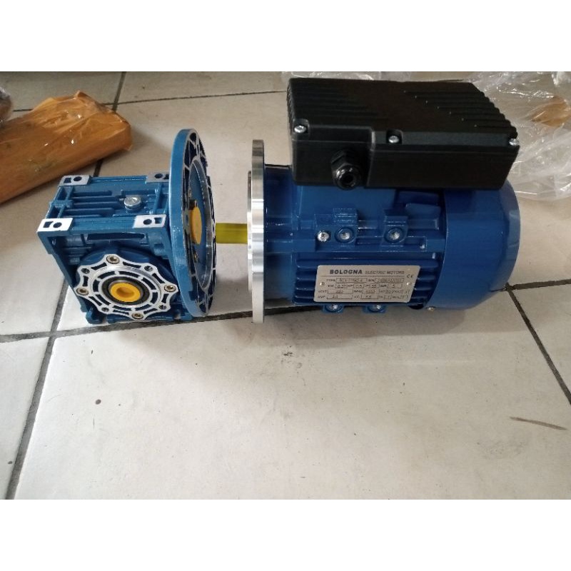 nmrv 050  set dinamo 1 hp 1 phase/3 Phase WORM GEAR MOTOR NMRV 050  0.75KW