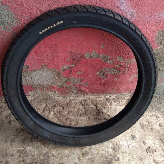 Ban Luar Tire Sepeda 18 x 2.125 HITAM. SWALLOW / DELI TIRE