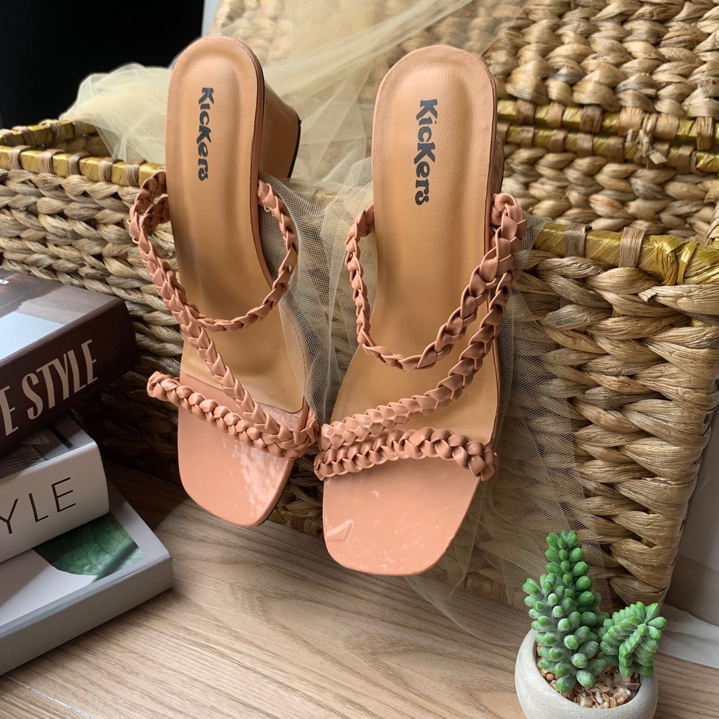 SANDAL HIGHHEELS SLOP TALI KEPANG SINTETIS HAK TAHU PREMIUM 5CM CEWEK TERLARIS TERBARU GITHA HEELS HIGHEELS HAK BUNGKUS TERBARU BLOCK HEELS KEPANG KONDANGAN PESTA WANITA HAK TAHU 5CM TERBARU KEKINIAN