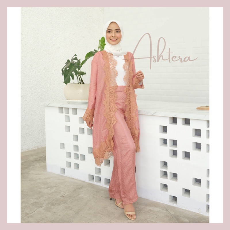 Tina Outer Lace Kebaya (Hanya Atasan)