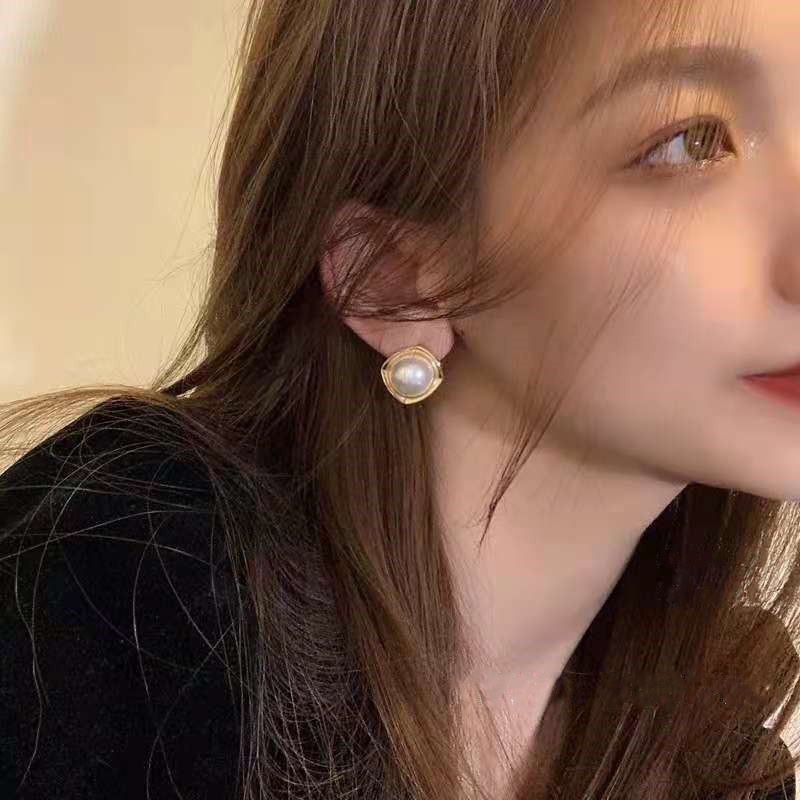 Anting Mutiara Elegan Persegi Geometris Simple lady korea