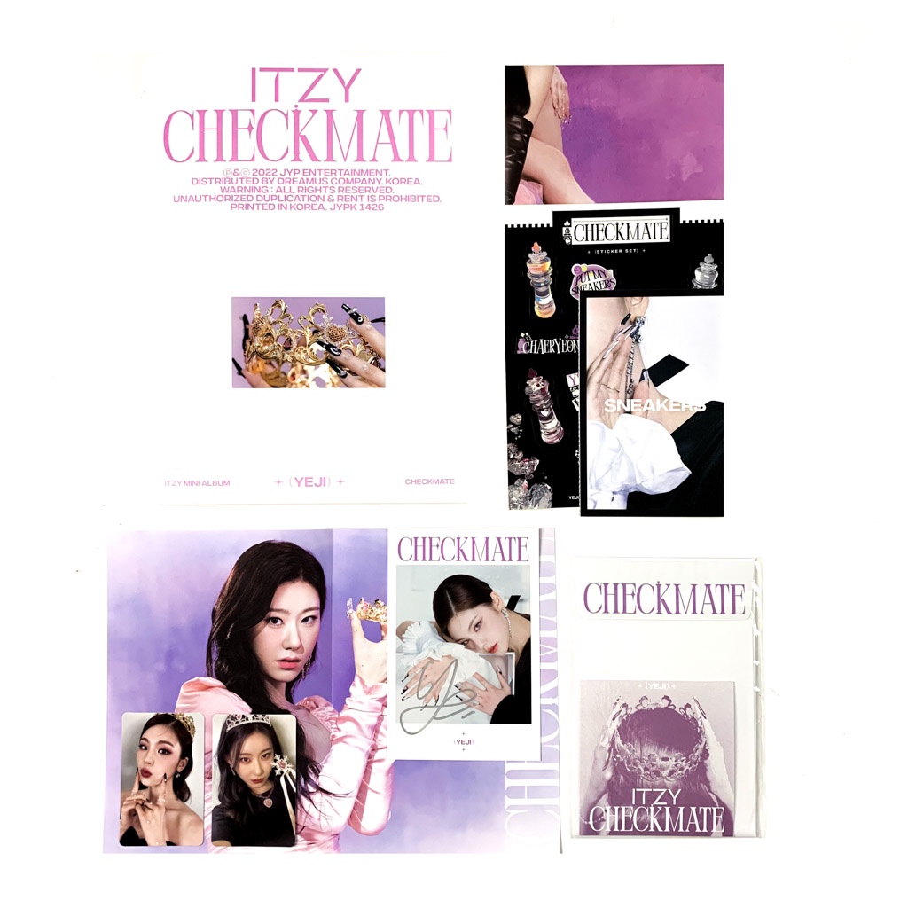 [UNSEALED] ITZY MINI ALBUM - CHECKMATE (STANDARD EDITION) - ITZYSHOP SIGNED POSTCARD
