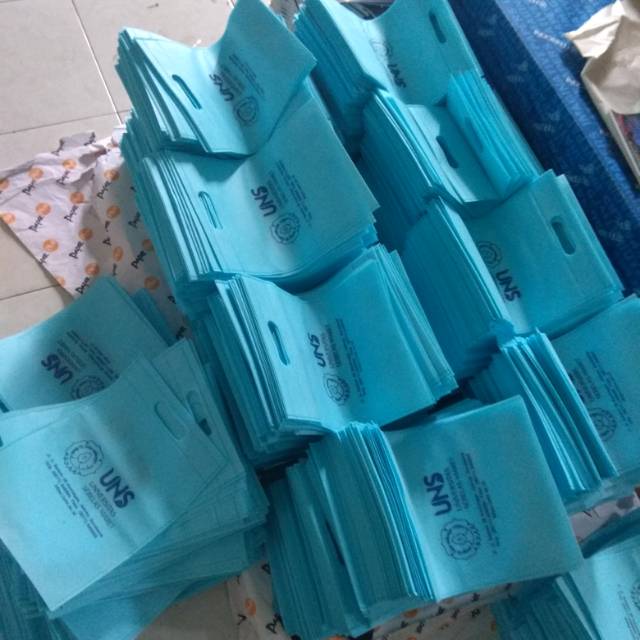 

Tas goodie bag/spon bound+sablon ukuran 30x40